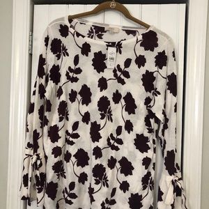 Loft sweater Boise with gorgeous fall leaves.